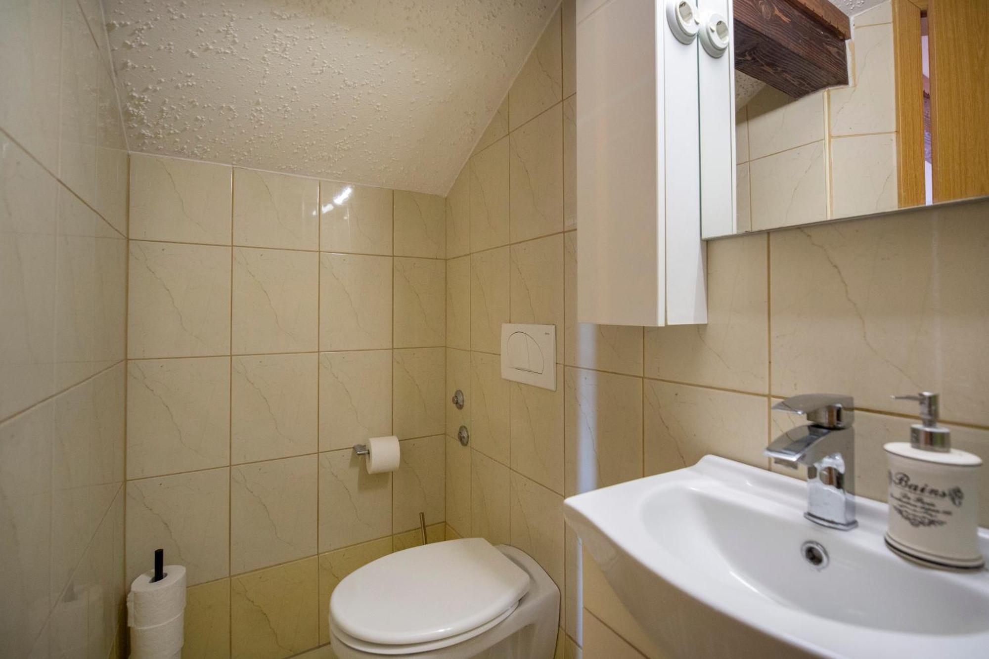 Apartman Viki Stinjan Pula Exterior foto